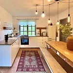 44 George House - Pool, Jacuzzi, Sauna, View Casa vacanze *