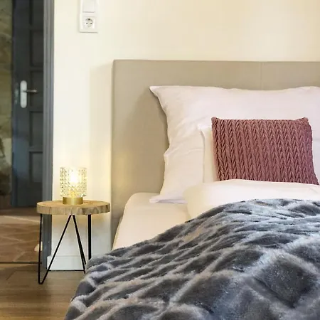 44 George House - Pool, Jacuzzi, Sauna, View 度假居 *