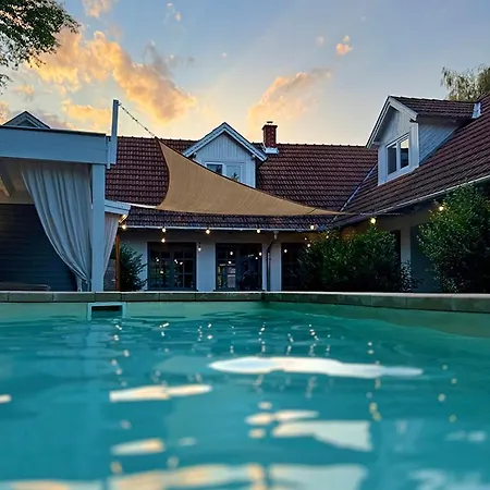 44 George House - Pool, Jacuzzi, Sauna, View 度假居 Tilaj
