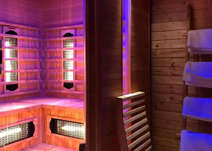 44 George House - Pool, Jacuzzi, Sauna, View Дом отдыха Tilaj